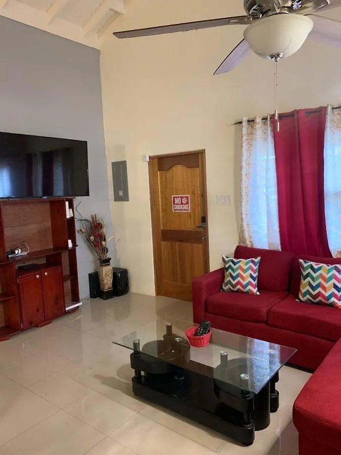 Paradise Villa Shared Onsite Private Pool Onsite Gym Ocho Rios 0*,  Jamaica