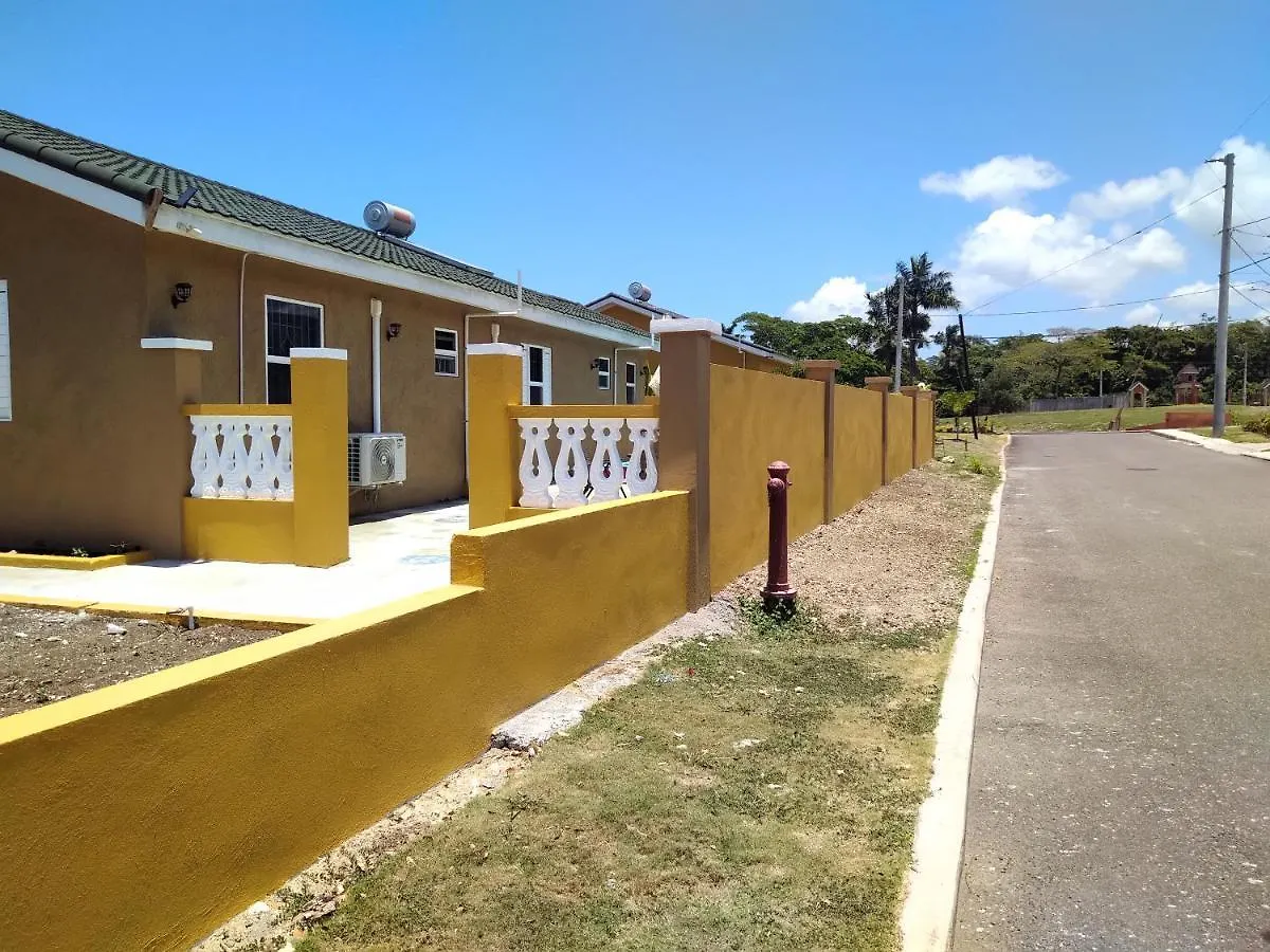Paradise Villa Shared Onsite Private Pool Onsite Gym Ocho Rios 0*,  Jamaica