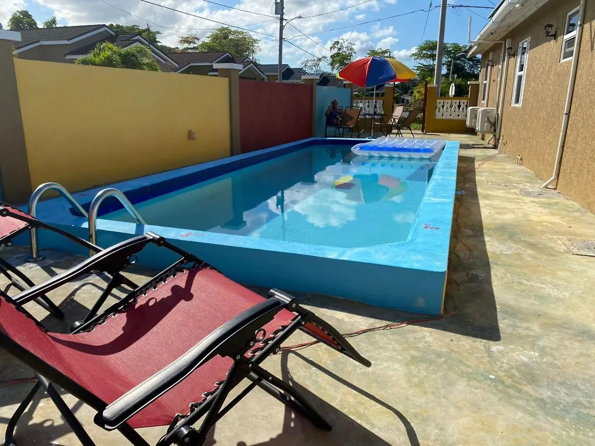 Paradise Villa Shared Onsite Private Pool Onsite Gym Ocho Rios