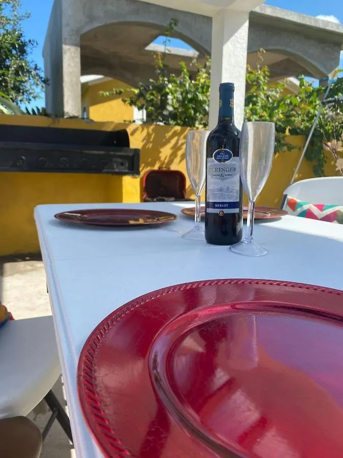 Paradise Villa Shared Onsite Private Pool Onsite Gym Ocho Rios Homestay