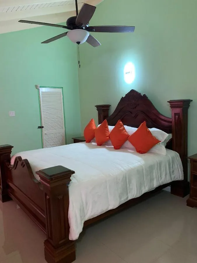 Paradise Villa Shared Onsite Private Pool Onsite Gym Ocho Rios 0*,  Jamaica