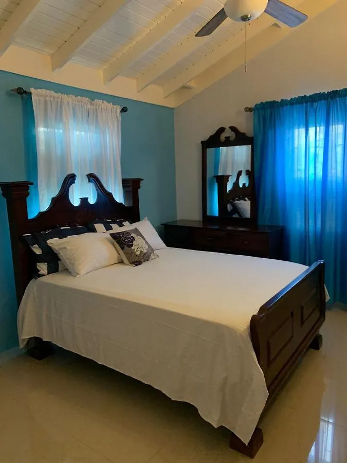 Homestay Paradise Villa Shared Onsite Private Pool Onsite Gym Ocho Rios